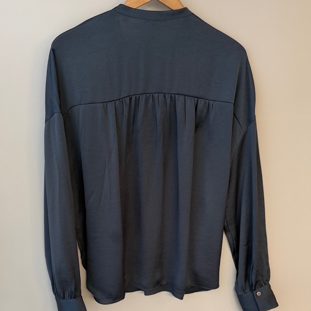 Vince Slate Blue Gray Satin V Neck Top Size Large L - Picture 8 of 12